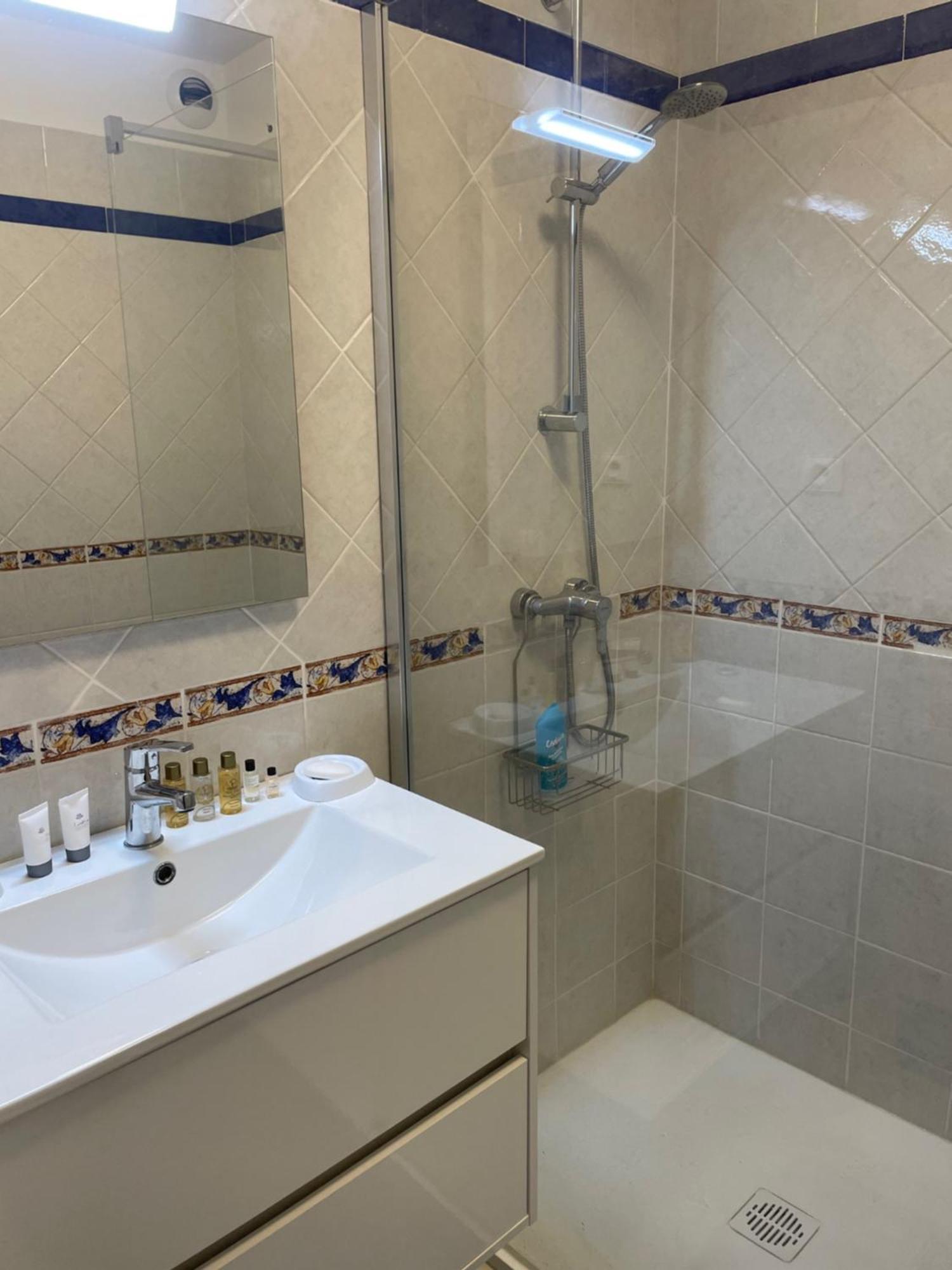 2 Pieces Saint Raphael Renove, Classe 4 Etoiles, 100 M Plages, Piscine, Tennis, Parc, Terrasse, Jardin Privatif Exterior foto